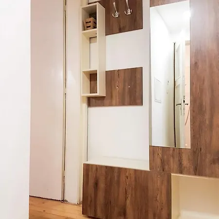 Studio Dondukov Apartment *
